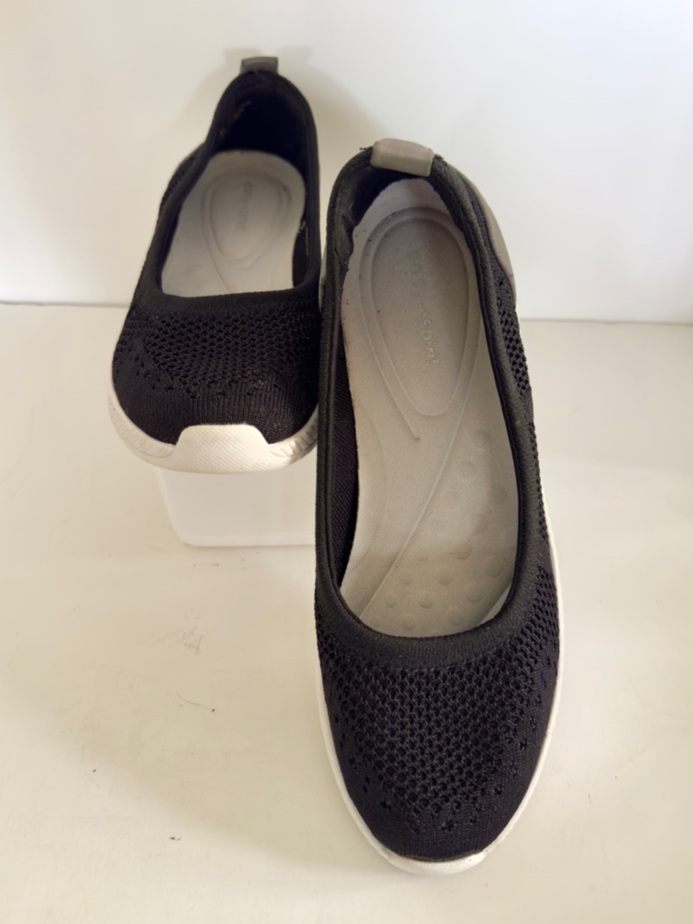 Easy Spirit Glitz Black Mesh Knit Flats Slip Ons Size 7 1/2